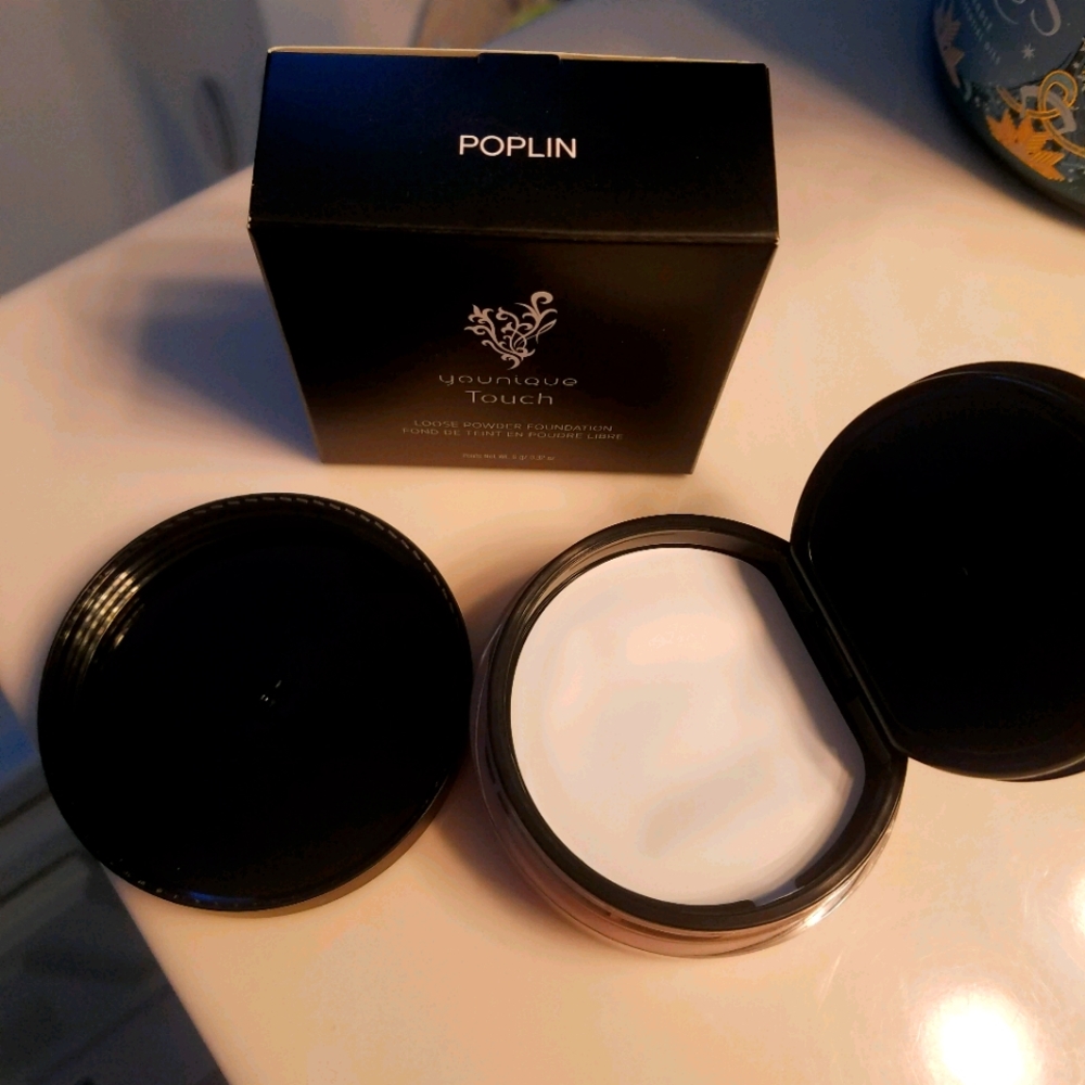 Younique Powder Foundation